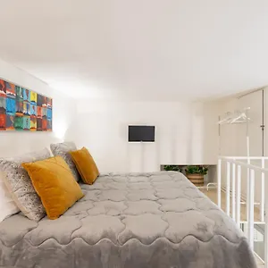 appartamento-via-toledo-55-palazzo-della-porta.hotels-amalfi.com/